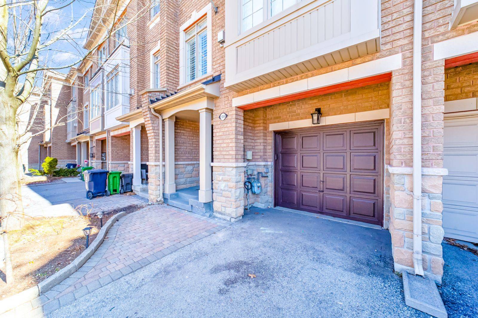 Toronto E10, ON M1C 0A1,104 Stagecoach CIR