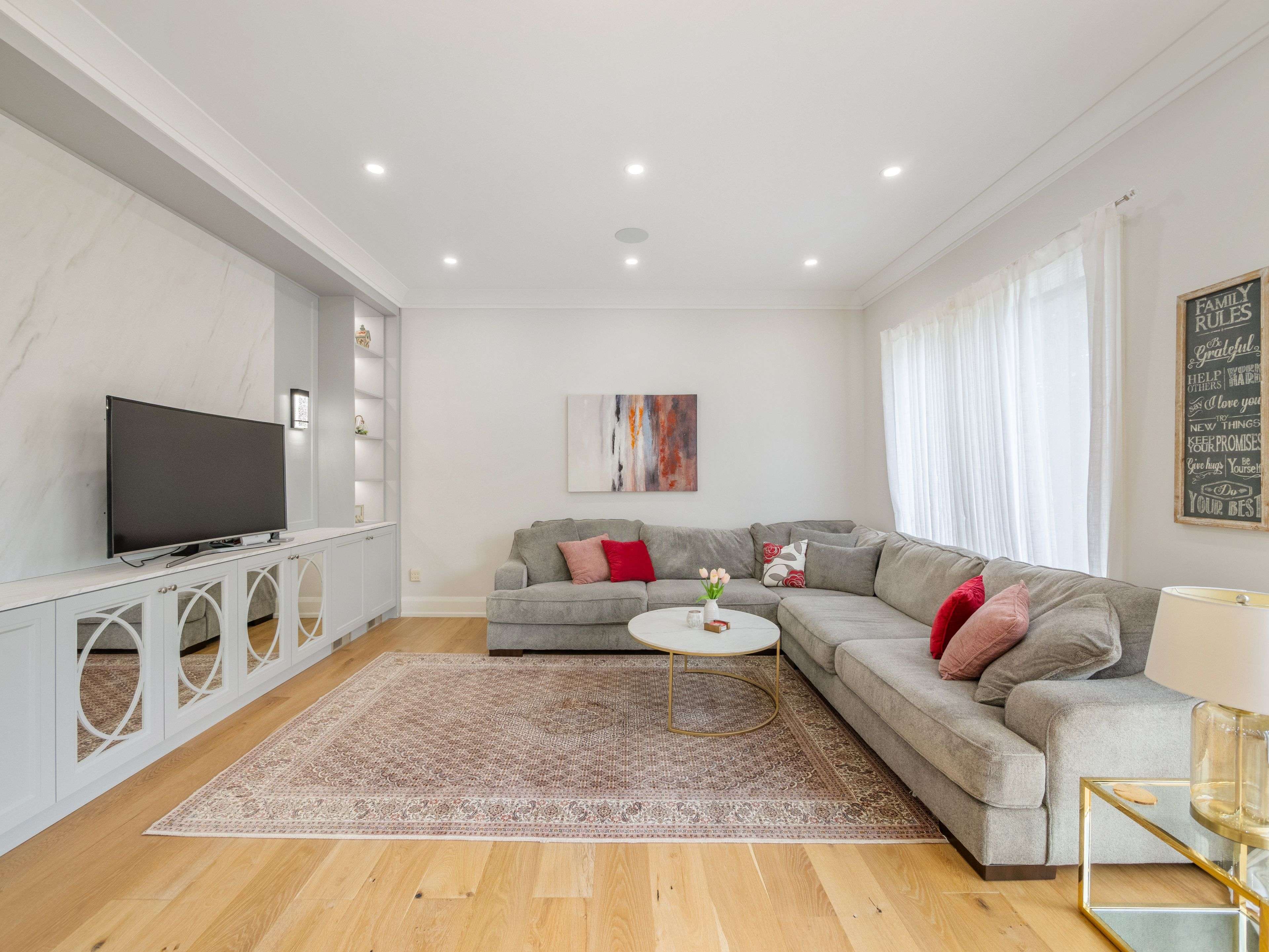 King, ON L7B 1K5,15714 Bathurst ST