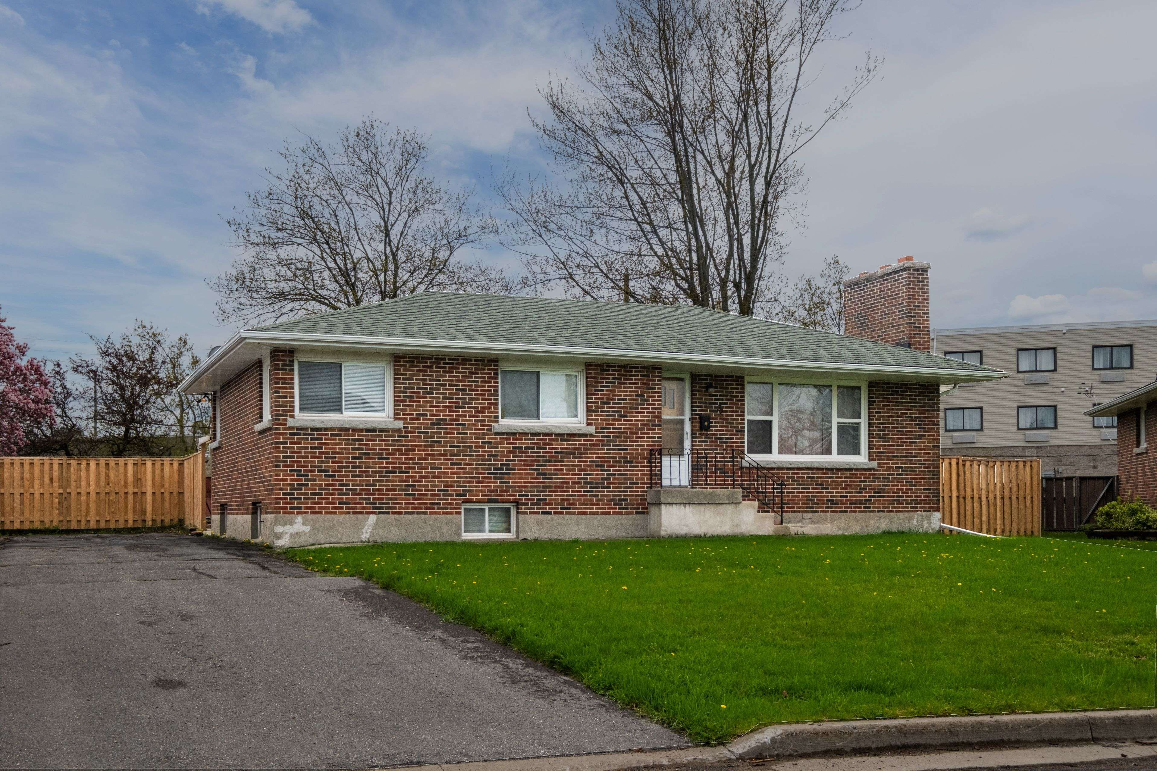 32 Jane AVE, Kingston, ON K7M 3G5