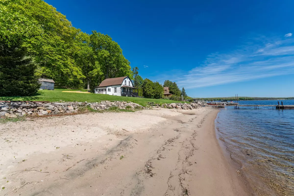 Penetanguishene, ON L9M 1S5,437 Champlain RD