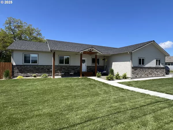 11104 S MCALISTER RD, Island City, OR 97850