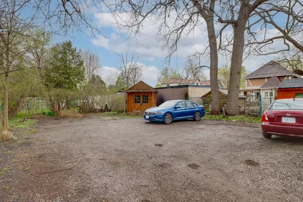 London East, ON N5W 3Y8,525 Quebec ST