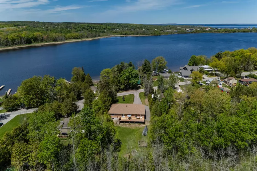 115 Mitchell's Beach RD, Tay, ON L0K 2A0