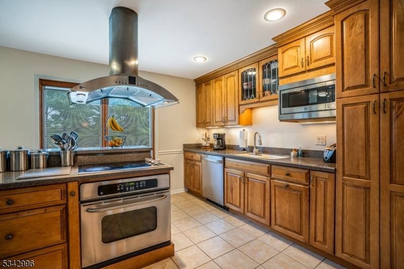 Readington Twp., NJ 08889,2 Van Pelt Dr