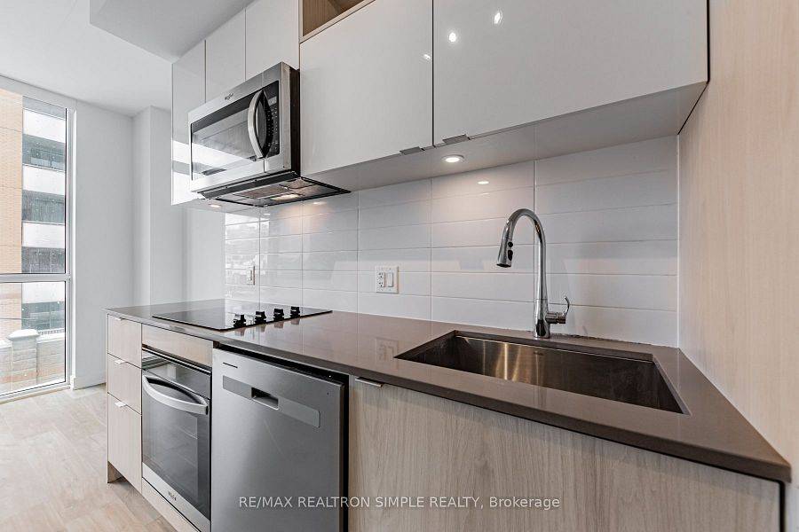 Toronto C08, ON M5B 0C7,100 Dalhousie ST #204