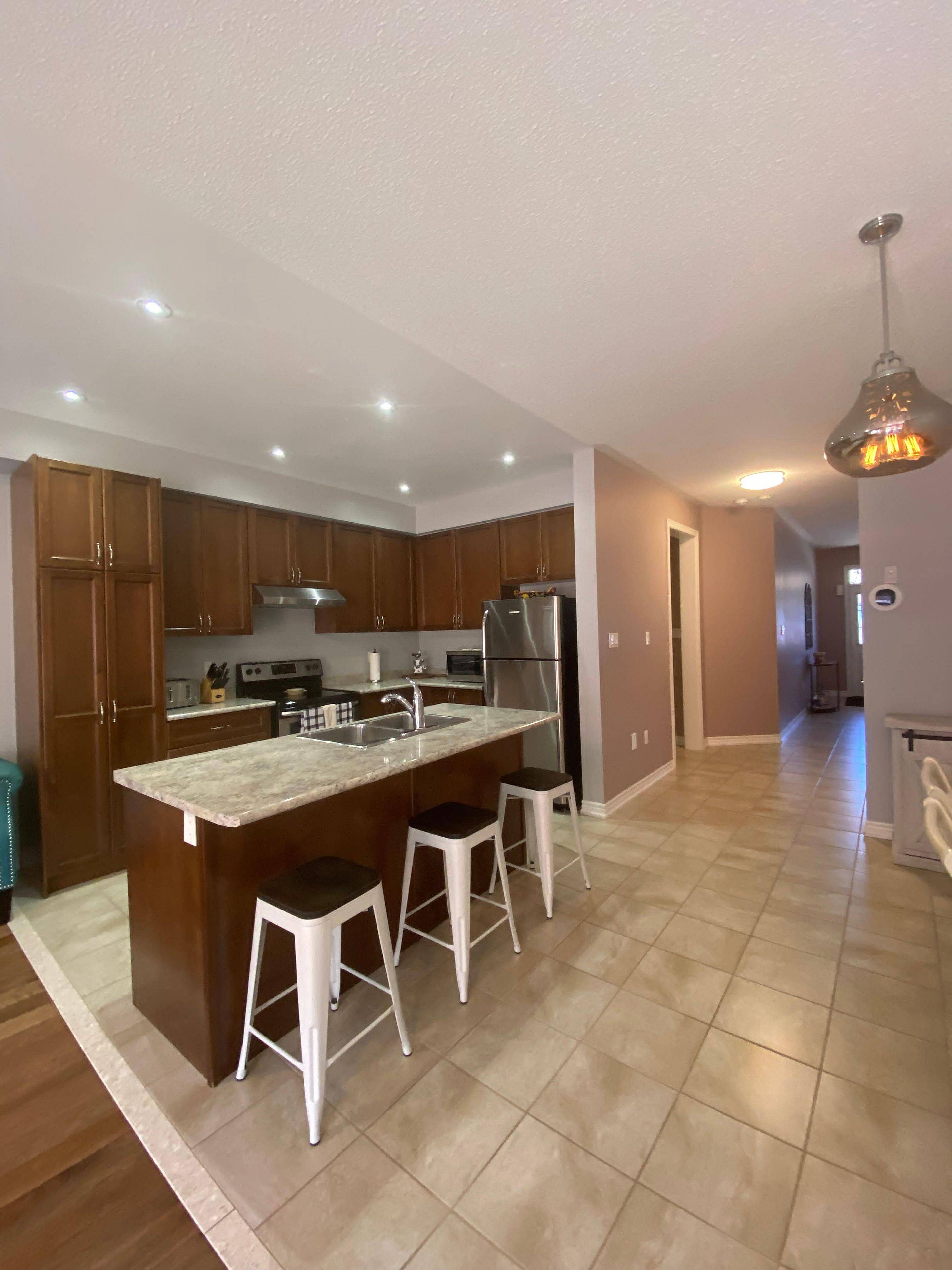 Georgina, ON L0E 1R0,51 Prosser CRES