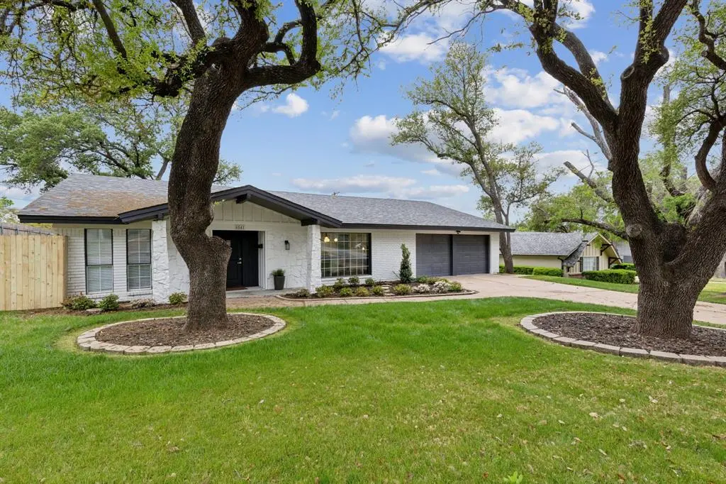 6541 Dakar Road W, Fort Worth, TX 76116