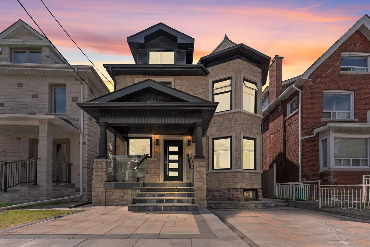 Toronto W02, ON M6P 2K4,298 Keele ST