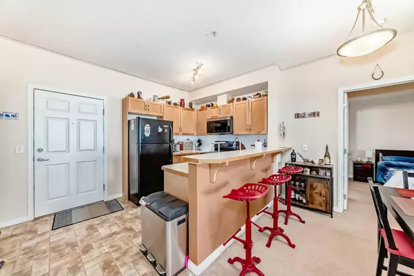 Calgary, AB T2H 3B3,5720 2 ST SW #309
