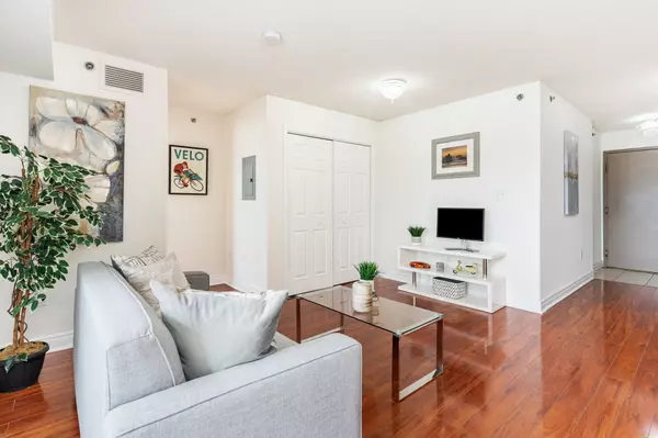 Toronto E07, ON M1S 5X3,5235 Finch AVE E #407