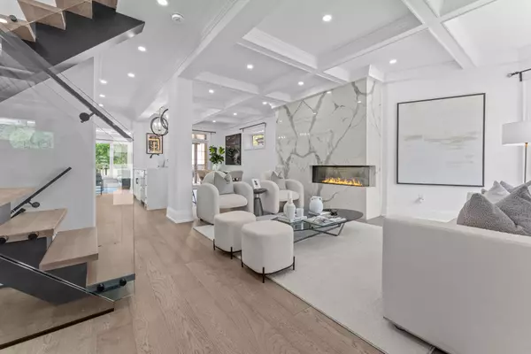 Toronto W02, ON M6P 2K4,298 Keele ST