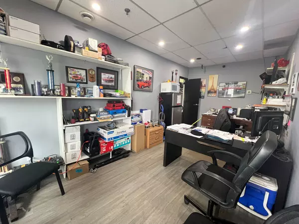 Markham, ON L3R 5V3,7605 Woodbine AVE #10