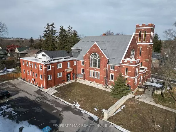 London East, ON N6A 3J7,1061 Richmond ST