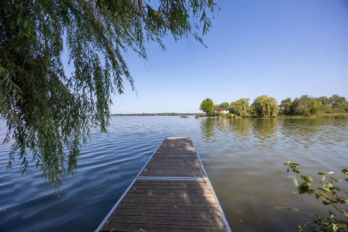 Scugog, ON L0B 1K0,526 View Lake RD