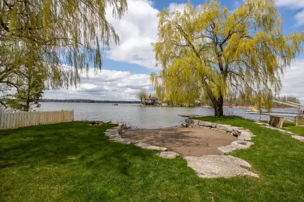 Scugog, ON L0B 1K0,526 View Lake RD