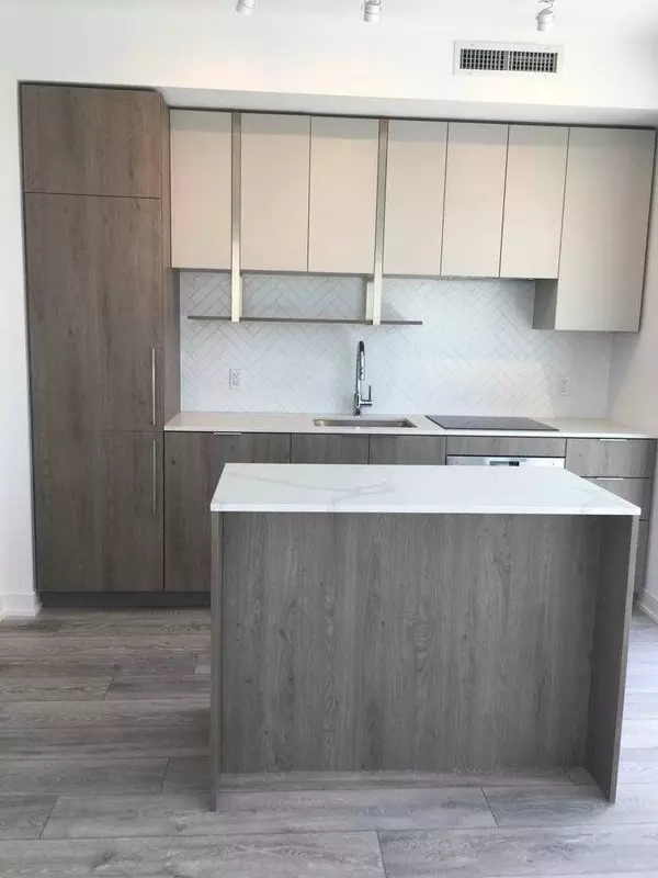 Toronto C14, ON M2N 4L8,15 Holmes AVE #409