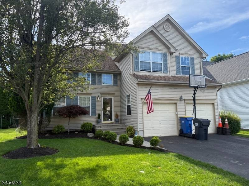 5 Ten Broek Ct, Bridgewater Twp., NJ 08807
