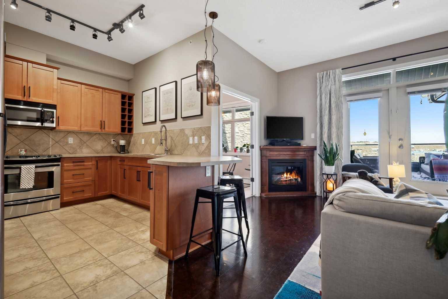 Calgary, AB T3H 0E5,35 Aspenmont HTS SW #412