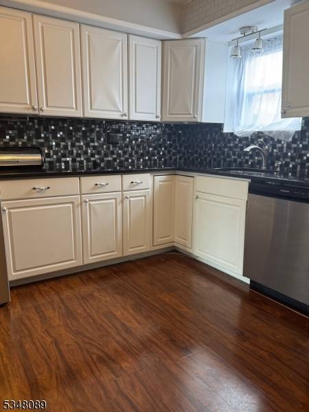 Clifton City, NJ 07011,1006 Unicorn Way #M1
