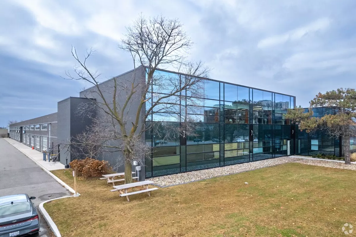 Toronto E04, ON M1P 2H1,1550 Birchmount RD #202