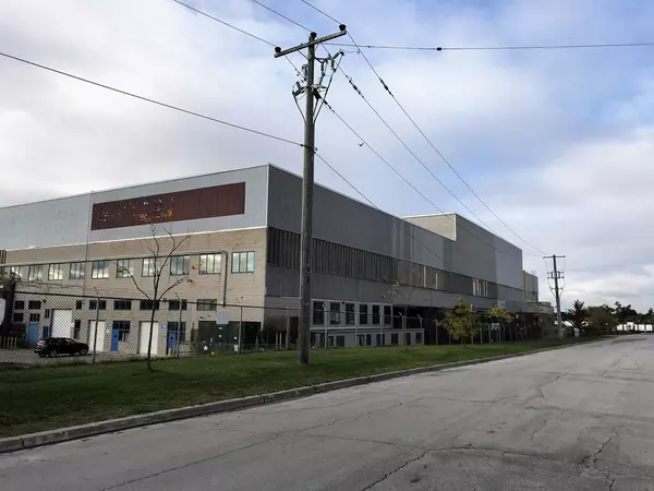 Toronto E04, ON M1P 2H1,1550 Birchmount RD #202