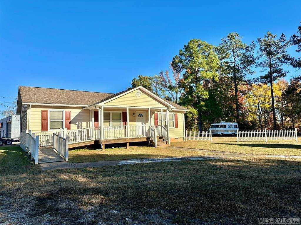 1223 W Danville St, South Hill, VA 23970