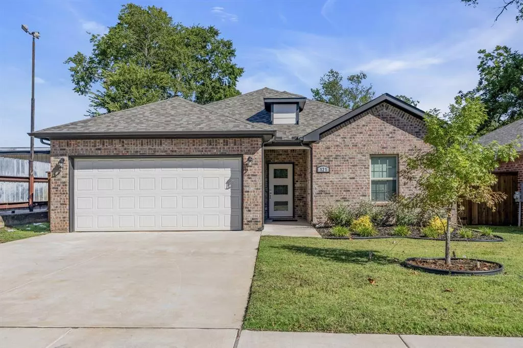 Denison, TX 75021,121 W Morton Street