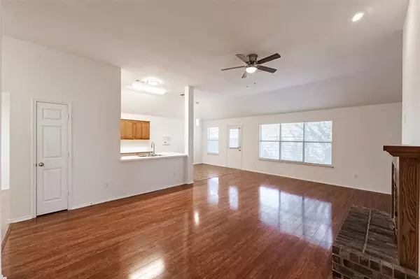 Arlington, TX 76018,2435 Campfire Creek Drive