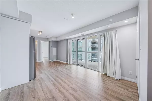 Toronto E04, ON M1R 3A7,2150 Lawrence AVE E #1503