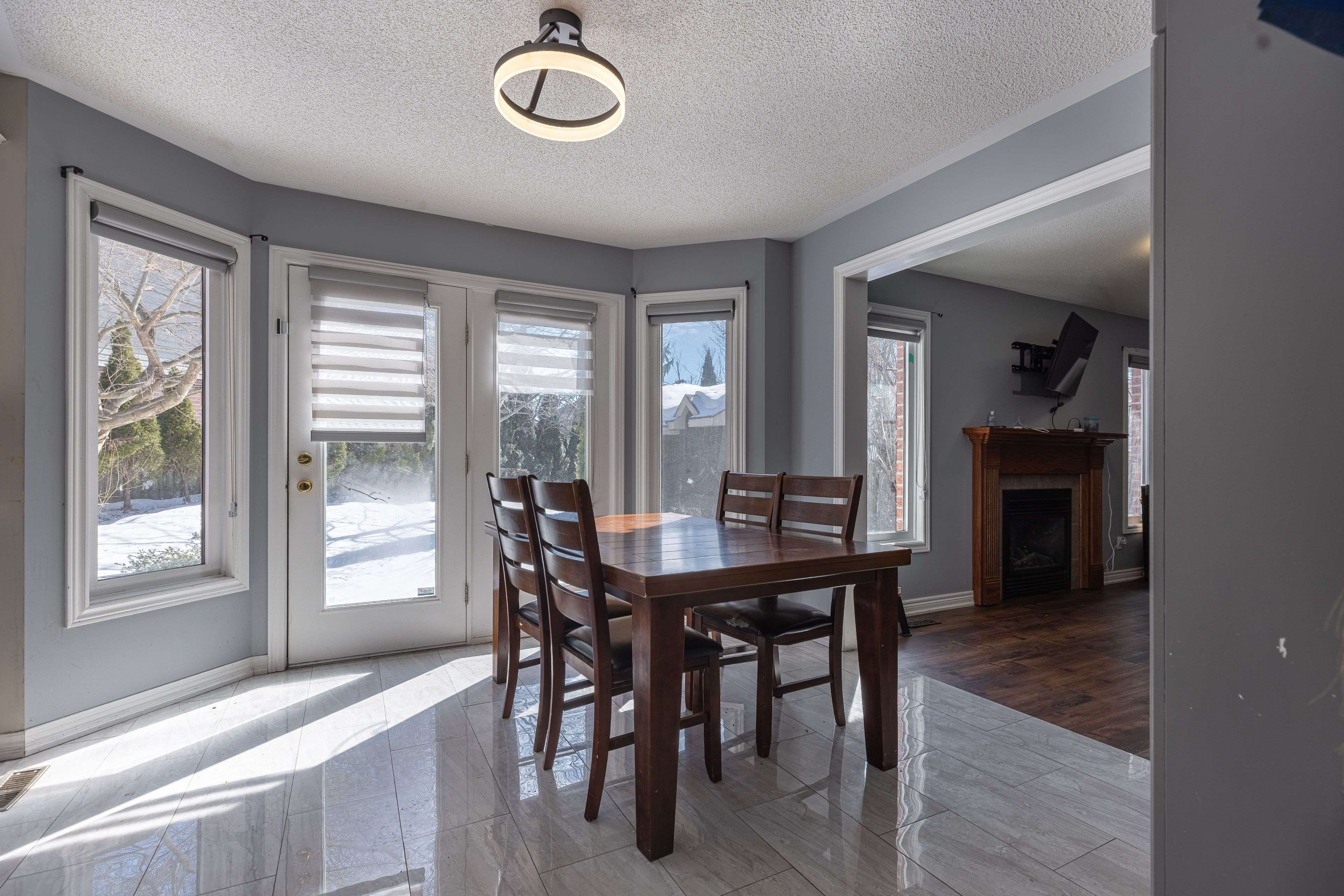 London East, ON N5Y 6L4,98 Greyrock CRES