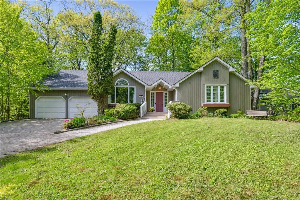 Bracebridge, ON P1L 1A5,18 Brian RD