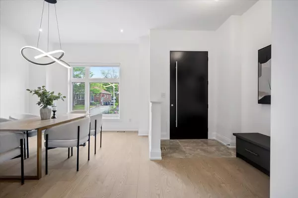 Toronto E06, ON M1N 3E7,40 Manderley DR