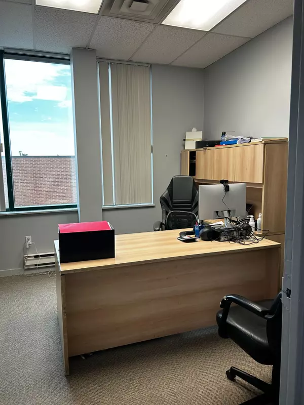 Vaughan, ON L4L 5Y3,171 Marycroft AVE #202