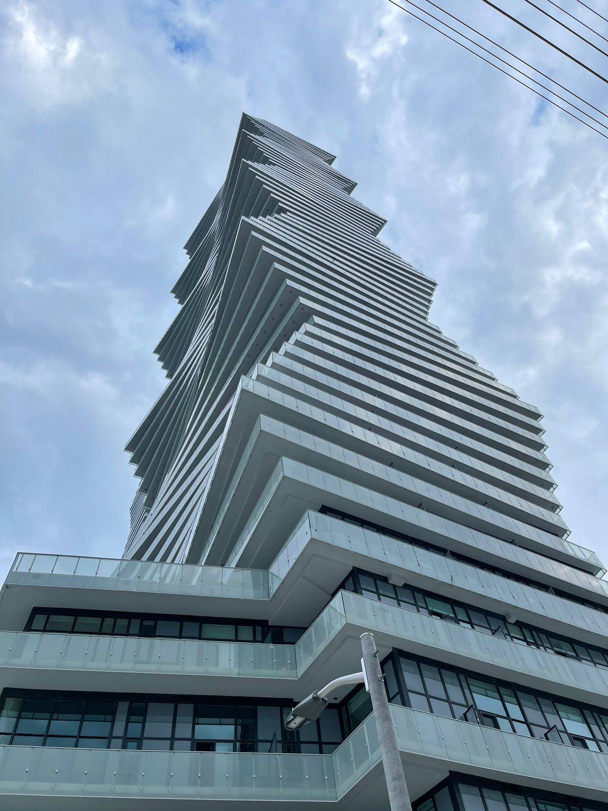 Mississauga, ON L5B 0M3,3900 Confederation Pkwy #3908