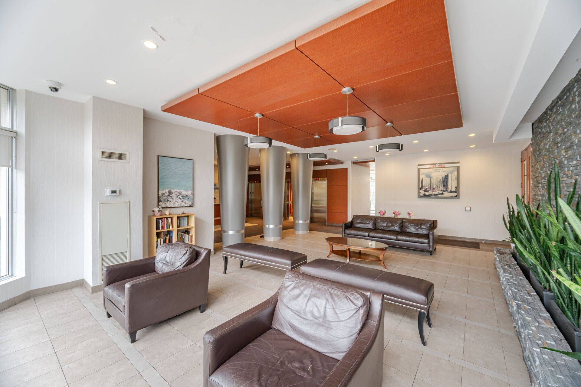 Mississauga, ON L5R 1Y2,50 Kingsbridge Garden CIR #808