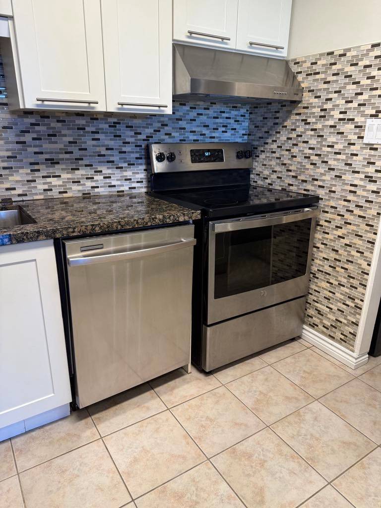 Mississauga, ON L5A 3S9,1320 Mississauga Valley BLVD #208