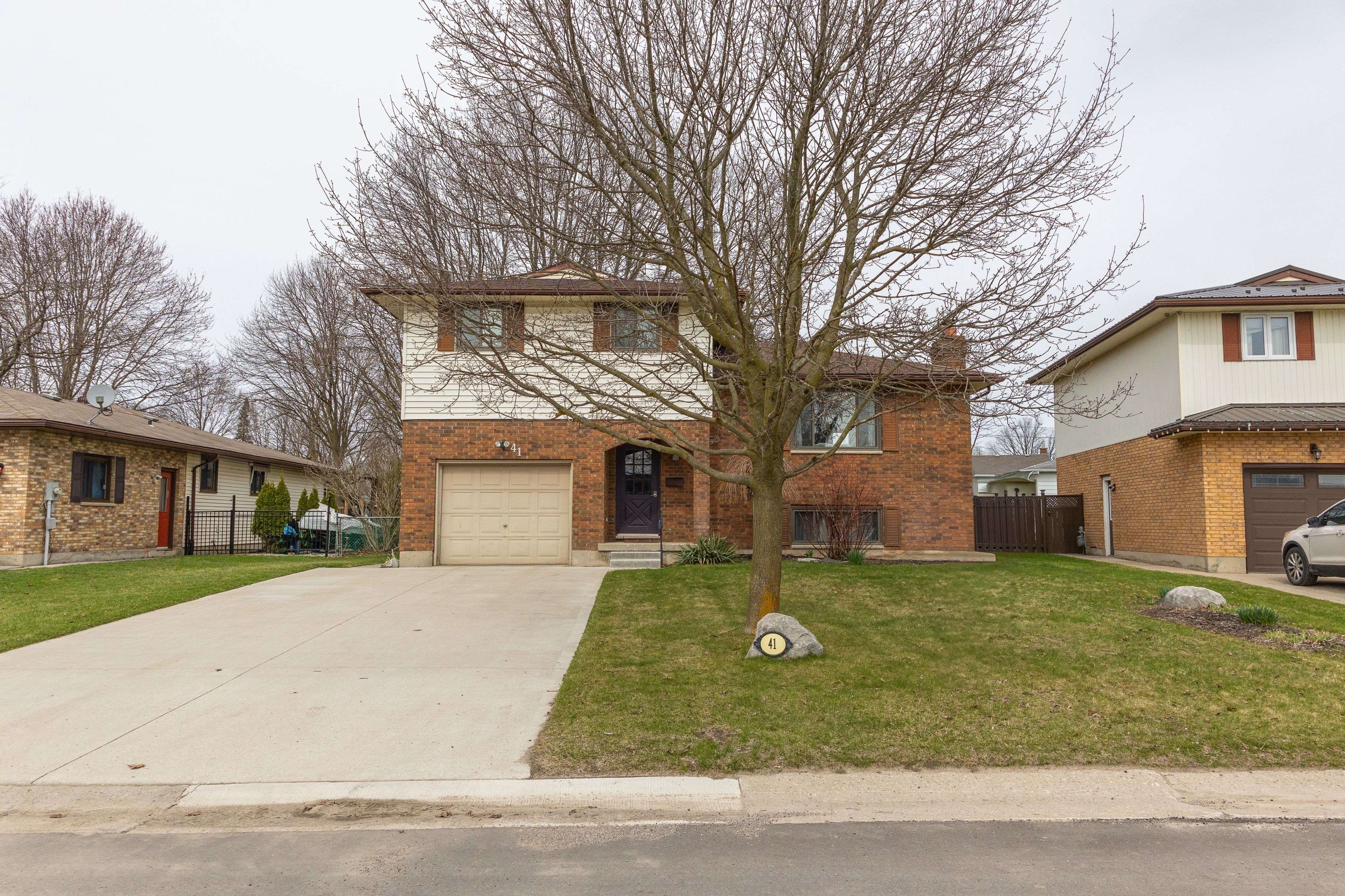Strathroy-caradoc, ON N7G 3S9,41 WESTGATE AVE