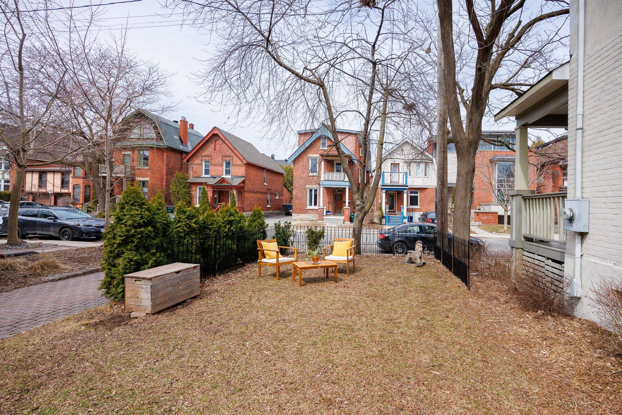 Glebe - Ottawa East And Area, ON K1S 2J8,92 Third AVE