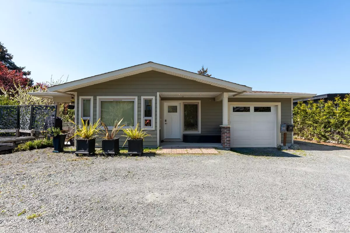 Victoria, BC V8S 4A2,328 Irving Rd