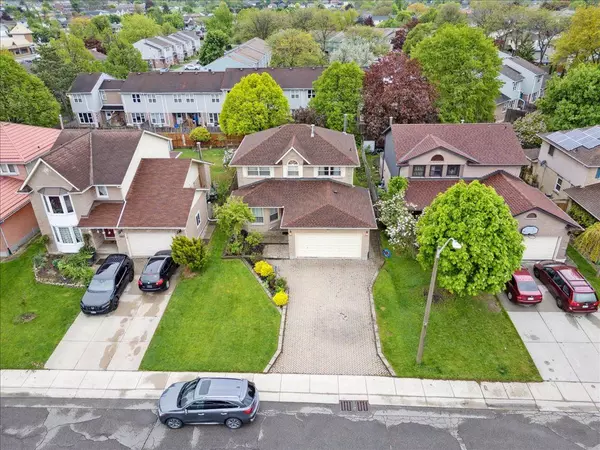 Hamilton, ON L8W 2Z5,211 Rushdale DR