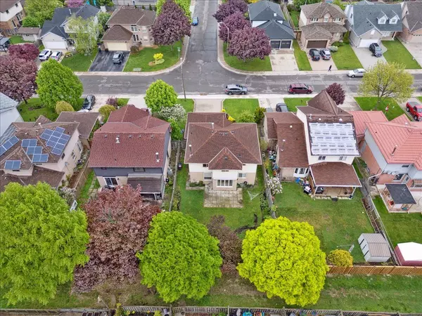 Hamilton, ON L8W 2Z5,211 Rushdale DR