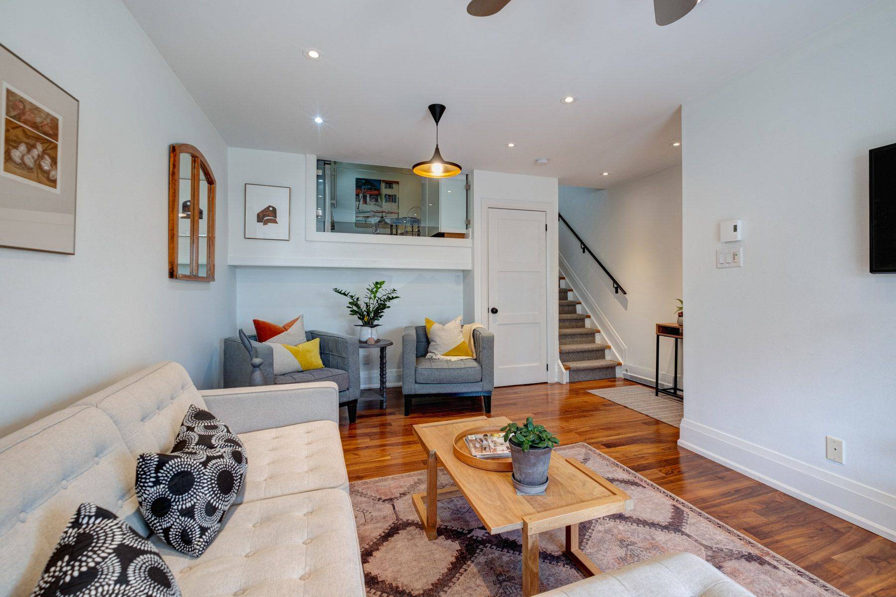 Toronto E02, ON M4L 1J8,50 Battenberg AVE #4