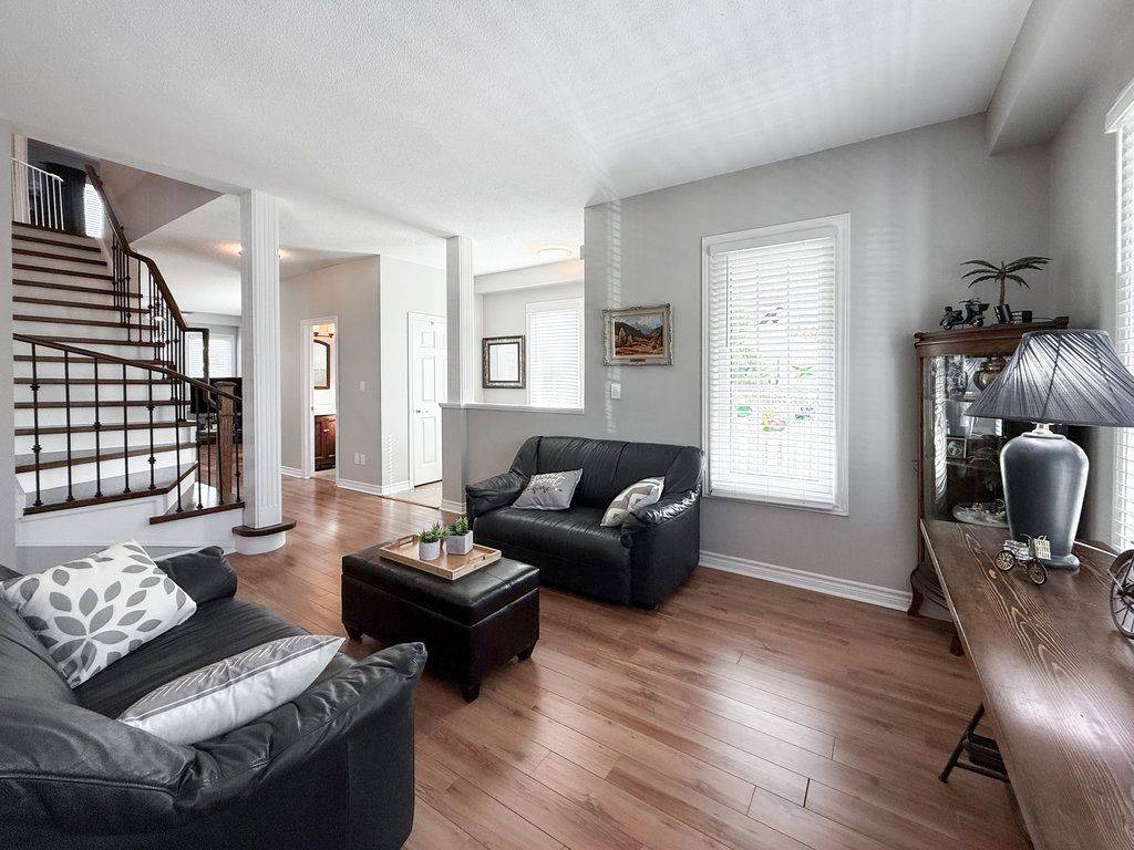 Whitby, ON L1R 2N8,8 Bedell CRES