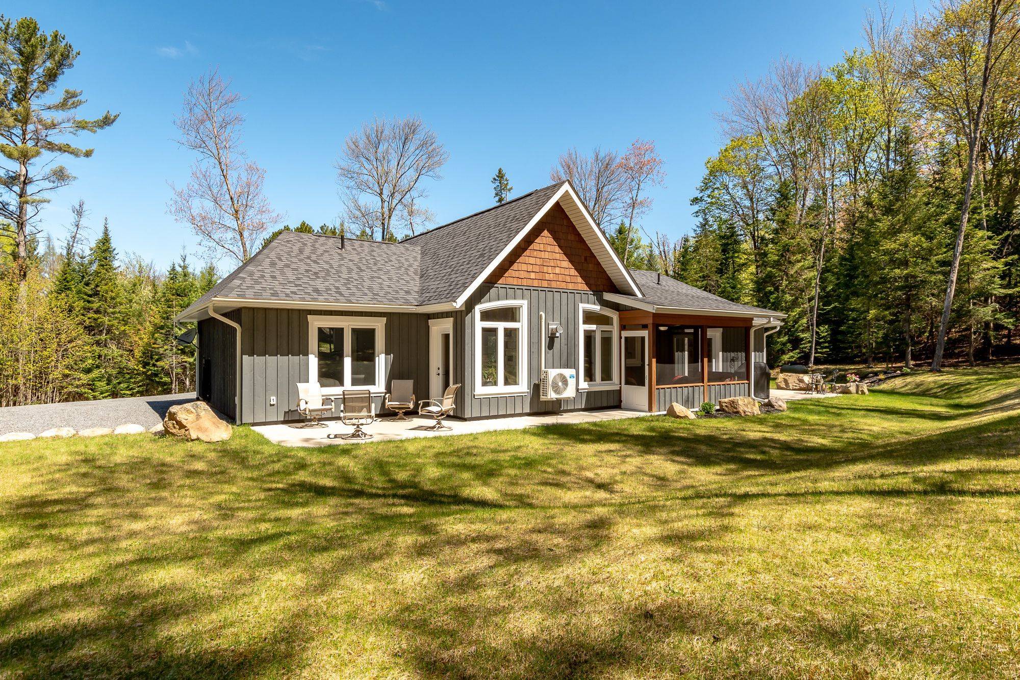 Huntsville, ON P1H 2N5,1025 South Waseosa Lake RD