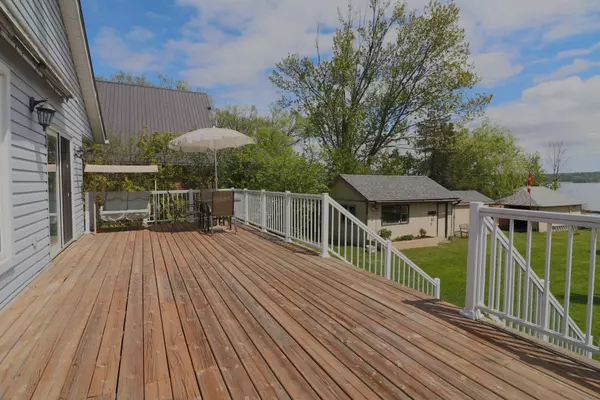 Otonabee-south Monaghan, ON K0L 1B0,689 North Shore DR E
