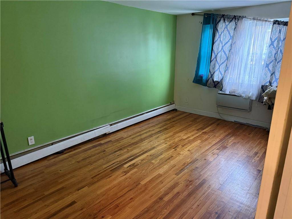 Brooklyn, NY 11236,10529 Flatlands 4th ST