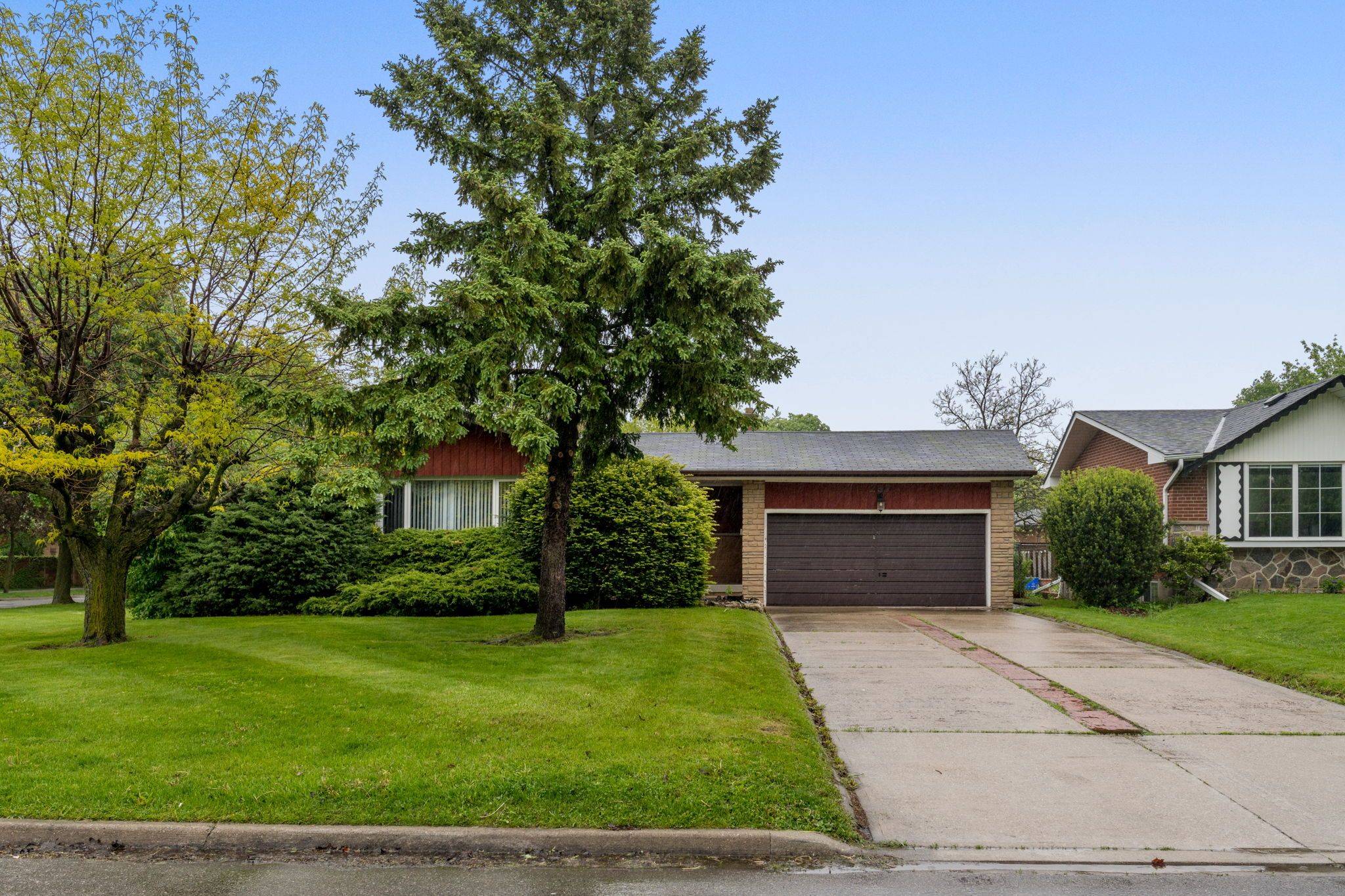 Brampton, ON L6Y 1S2,257 Elizabeth ST