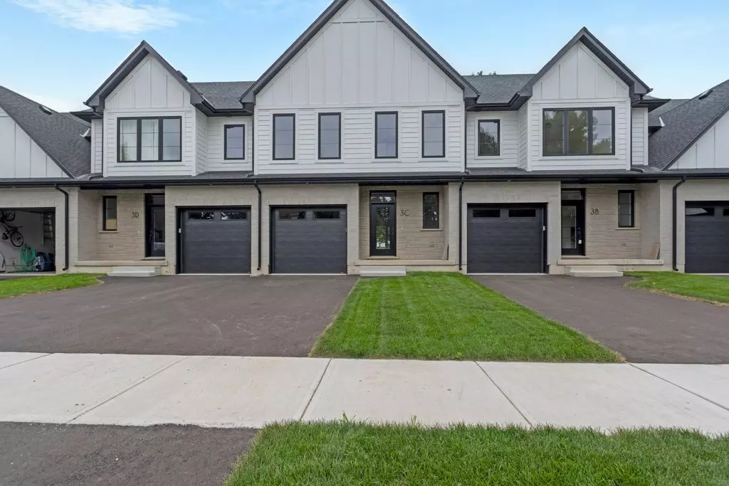 East Zorra-tavistock, ON N0J 1M0,3 Balsam ST #C