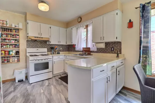 Tillsonburg, ON N4G 4V9,5 Denrich AVE