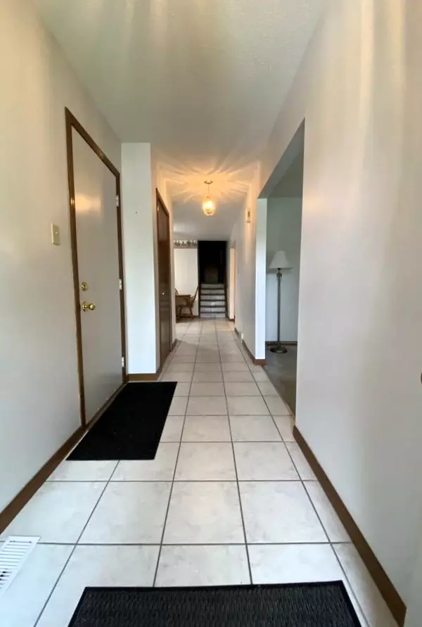 London South, ON N6E 3S5,1733 Jalna BLVD